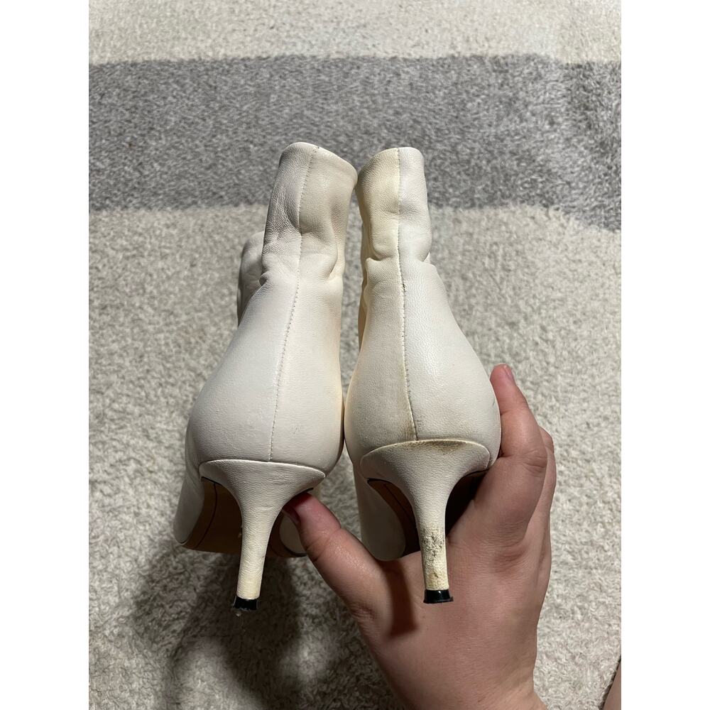 Dolce Vita Womens Sz 10 Rain Ankle Boot White Leather Pull On Ruched Pointed Toe - Picture 6 of 15